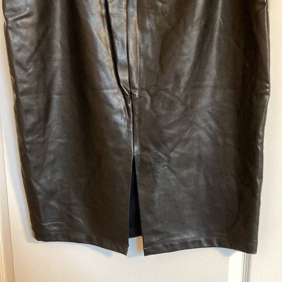Express Faux Leather Pencil SKirt - Picture 4 of 6